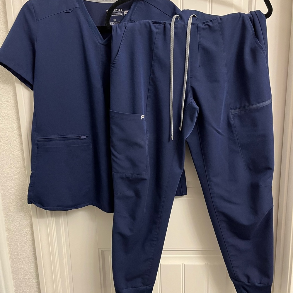 Fabletics Navy Method 2pocket Scrub Top, On-call Jogger Petite Bottom